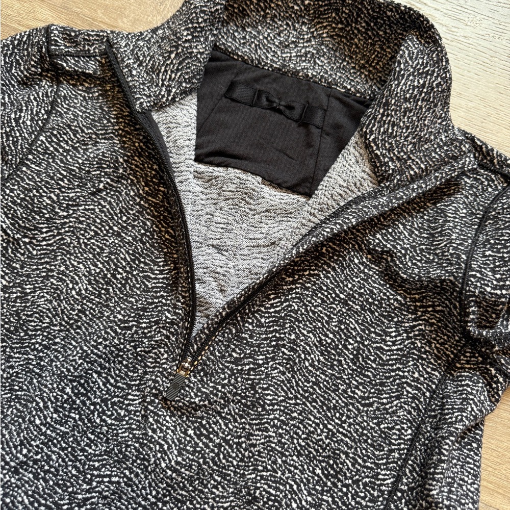 Lululemon Outrun 1/2 Zip in Luon Ripple Jacquard Black & White - Picture 9 of 11